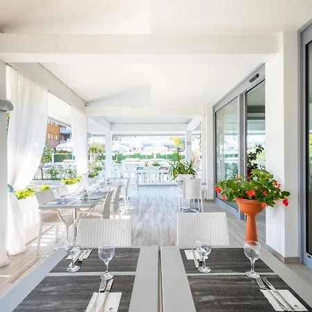 Otel Al Cigno Lignano Sabbiadoro